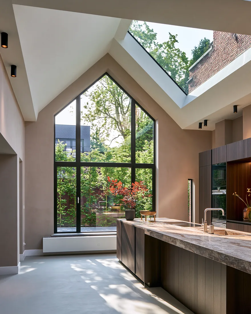 Microcement keukenvloer in een villa in Almere